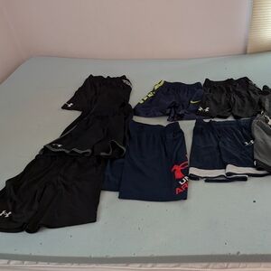 Boys Nike and Under Armour shorts Lot size Medium
